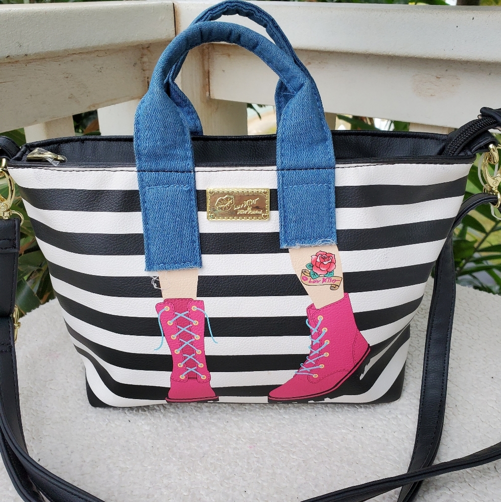 OHHHH SO CUTE BETSEY JOHNSON CROSSBODY HANDBAG
